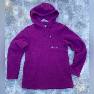 NWT Nike‎ Therma Fit Women's Large Fuschia Sherpa Hooded Pullover Hoodie